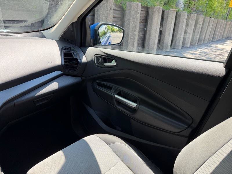 Used 2017 Ford Escape SE w/ Equipment Group 201A AWD/4WD image 13