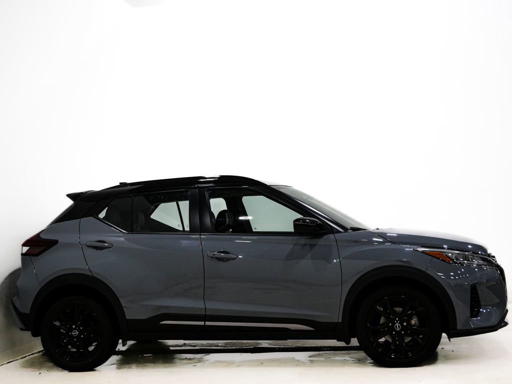 Used 2023 Nissan Kicks SR w/ SR Premium Package image 4