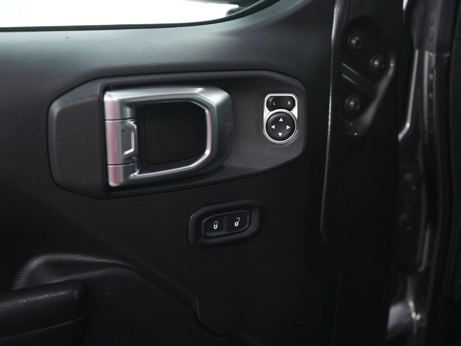 Used 2018 Jeep Wrangler Unlimited Sport S image 18