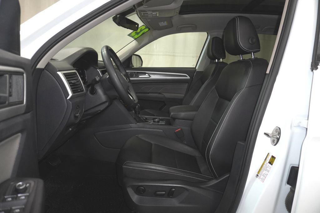 Used 2023 Volkswagen Atlas SE w/ Panoramic Sunroof Package AWD/4WD image 12
