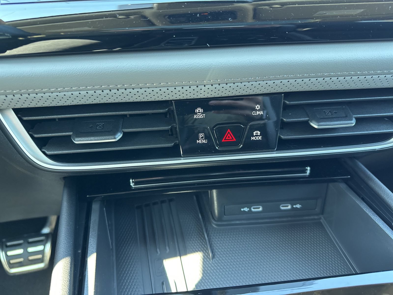 New 2026 Volkswagen Atlas Peak Edition AWD/4WD image 59