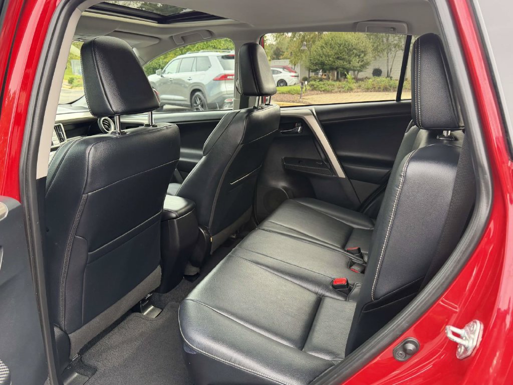 Used 2014 Toyota RAV4 Limited AWD/4WD image 15