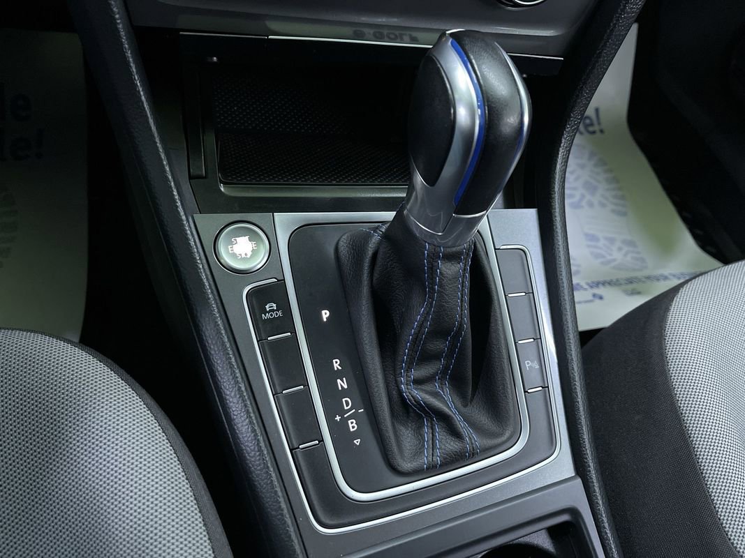 Used 2015 Volkswagen e-Golf Limited Edition image 26