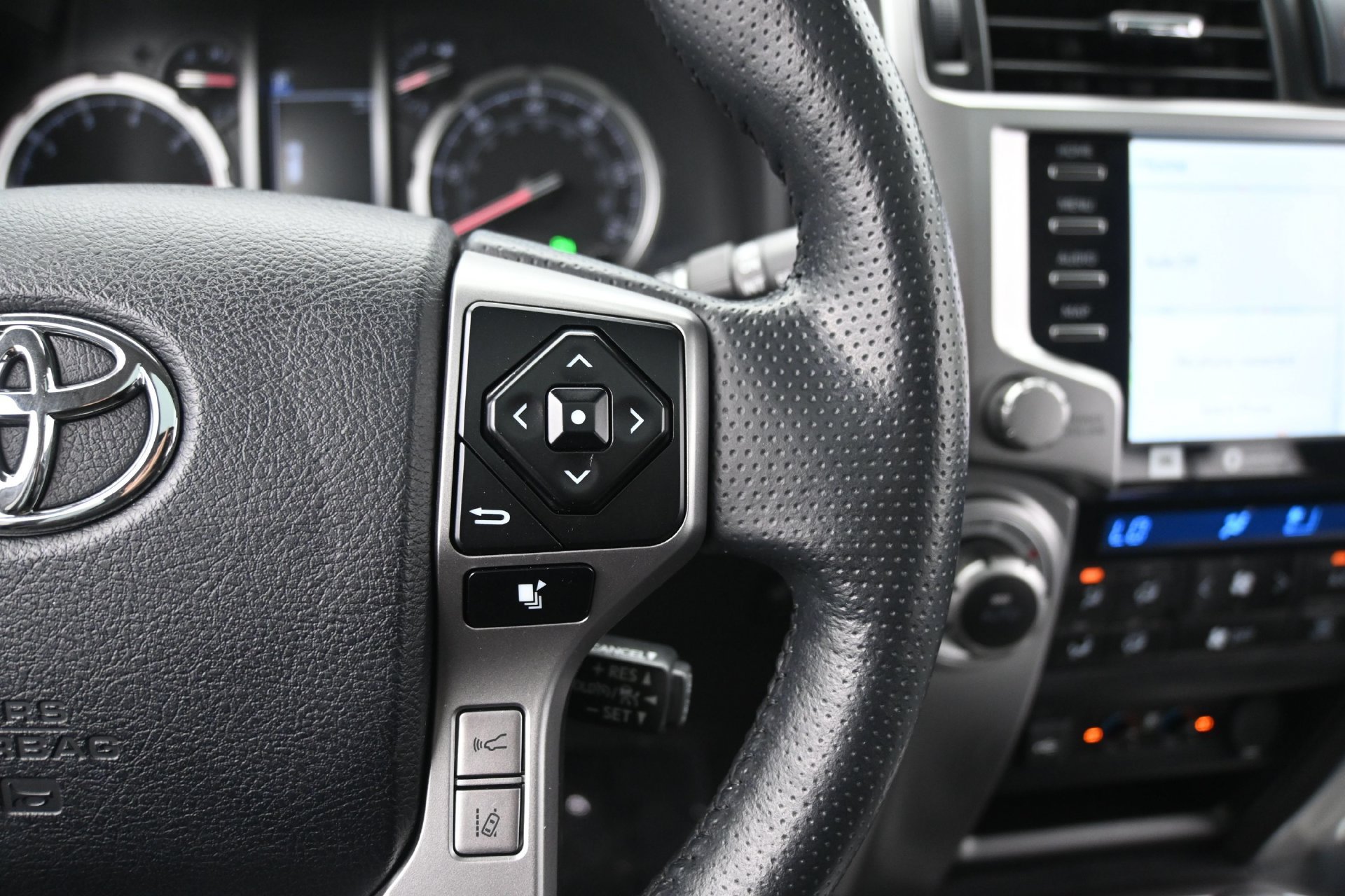 Used 2024 Toyota 4Runner Limited AWD/4WD image 24