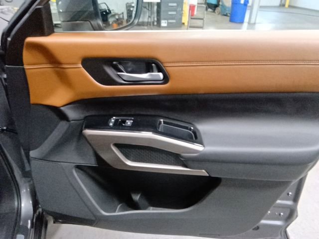 Certified 2023 Nissan Pathfinder Platinum AWD/4WD image 19