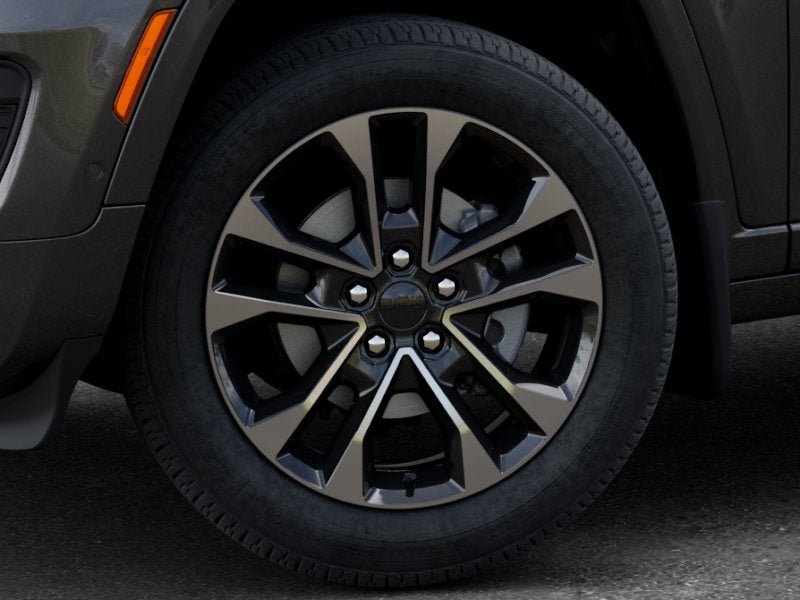 New 2025 Jeep Grand Cherokee L Overland w/ Advanced Protech Group III AWD/4WD image 36