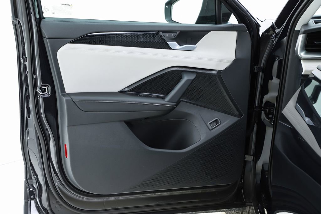 New 2026 Volkswagen Tiguan SE image 18