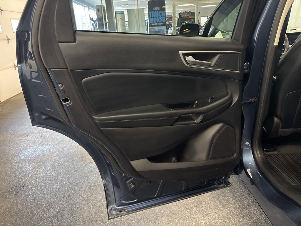 Used 2019 Ford Edge SEL w/ Equipment Group 201A image 24