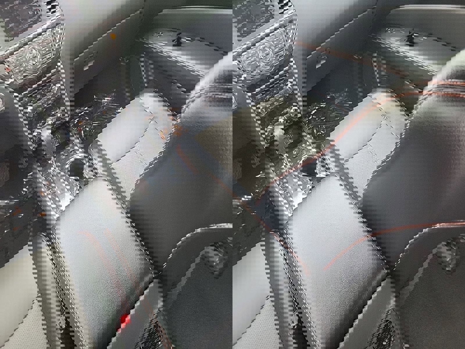 Used 2020 Nissan Pathfinder SL image 16