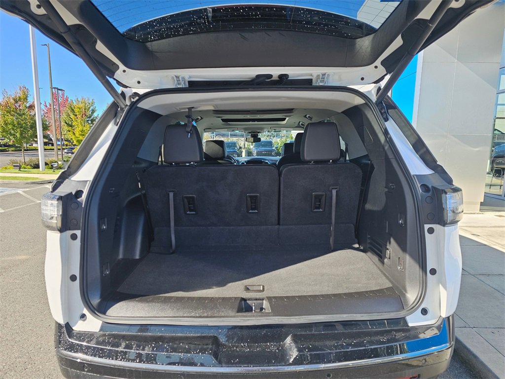 Used 2020 Chevrolet Traverse Premier w/ Redline Edition image 17