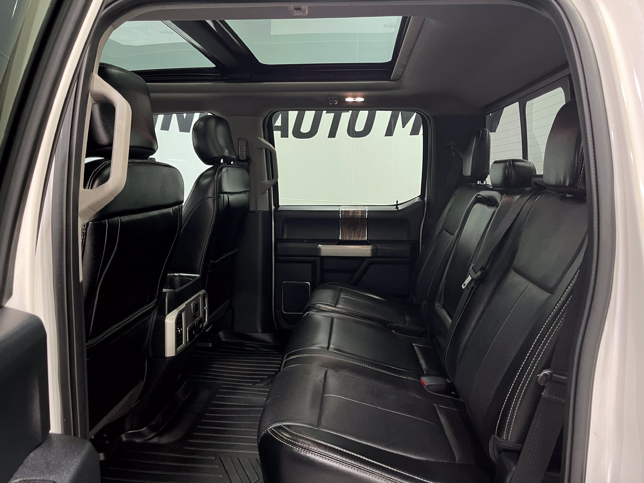 Used 2018 Ford F150 Lariat w/ Equipment Group 502A Luxury AWD/4WD image 30