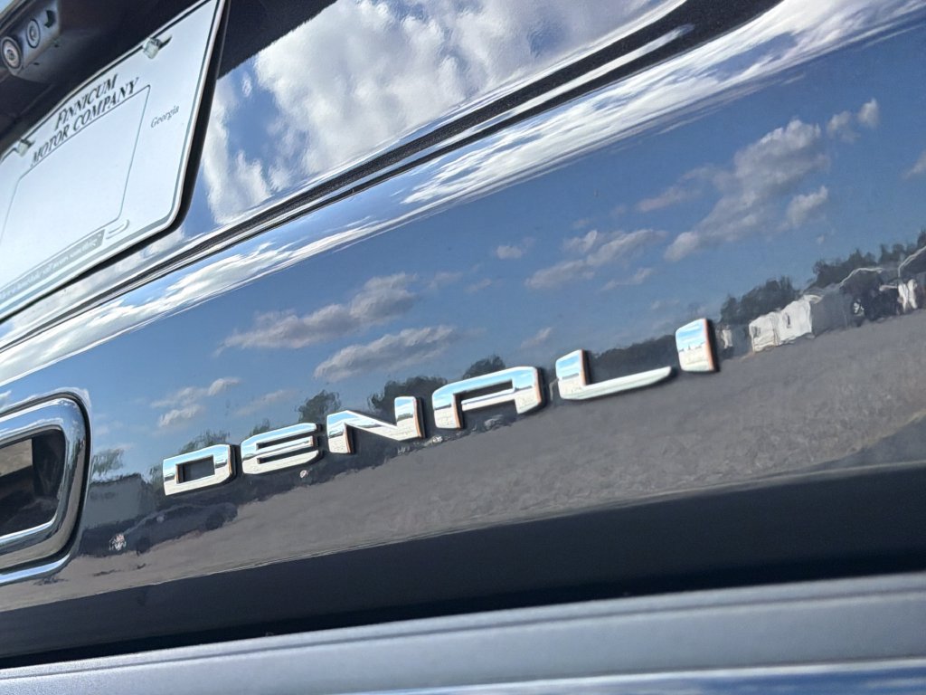 Used 2024 GMC Yukon XL Denali Ultimate AWD/4WD image 21