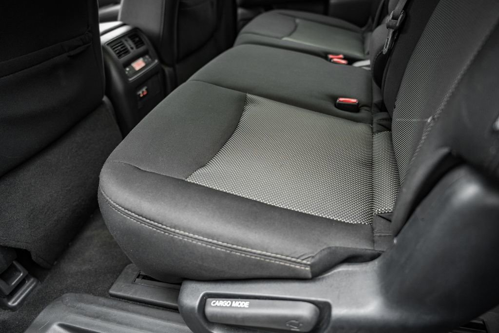 Used 2020 Nissan Pathfinder SV image 29