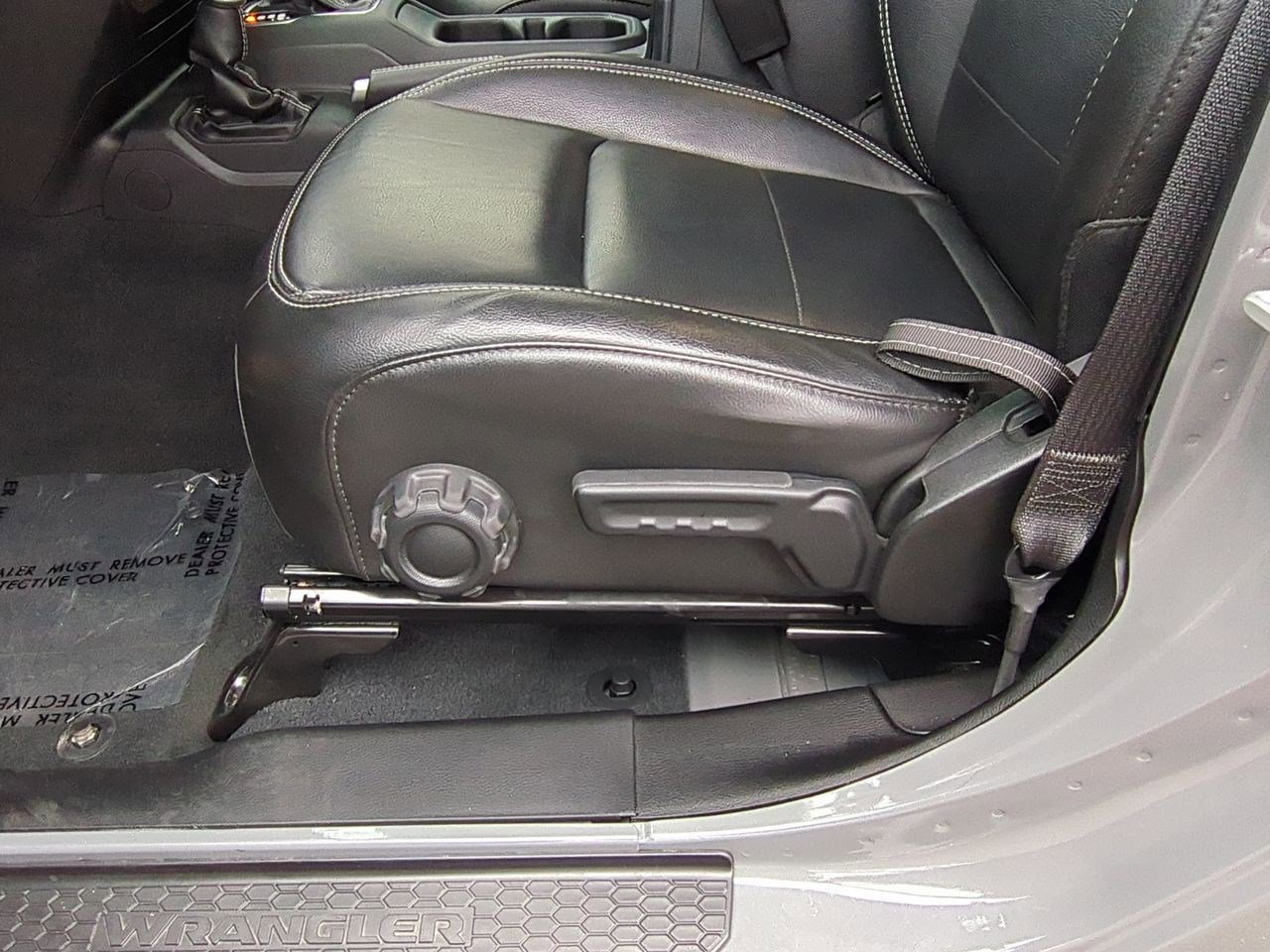 Used 2022 Jeep Wrangler Unlimited Sahara w/ Safety Group image 20