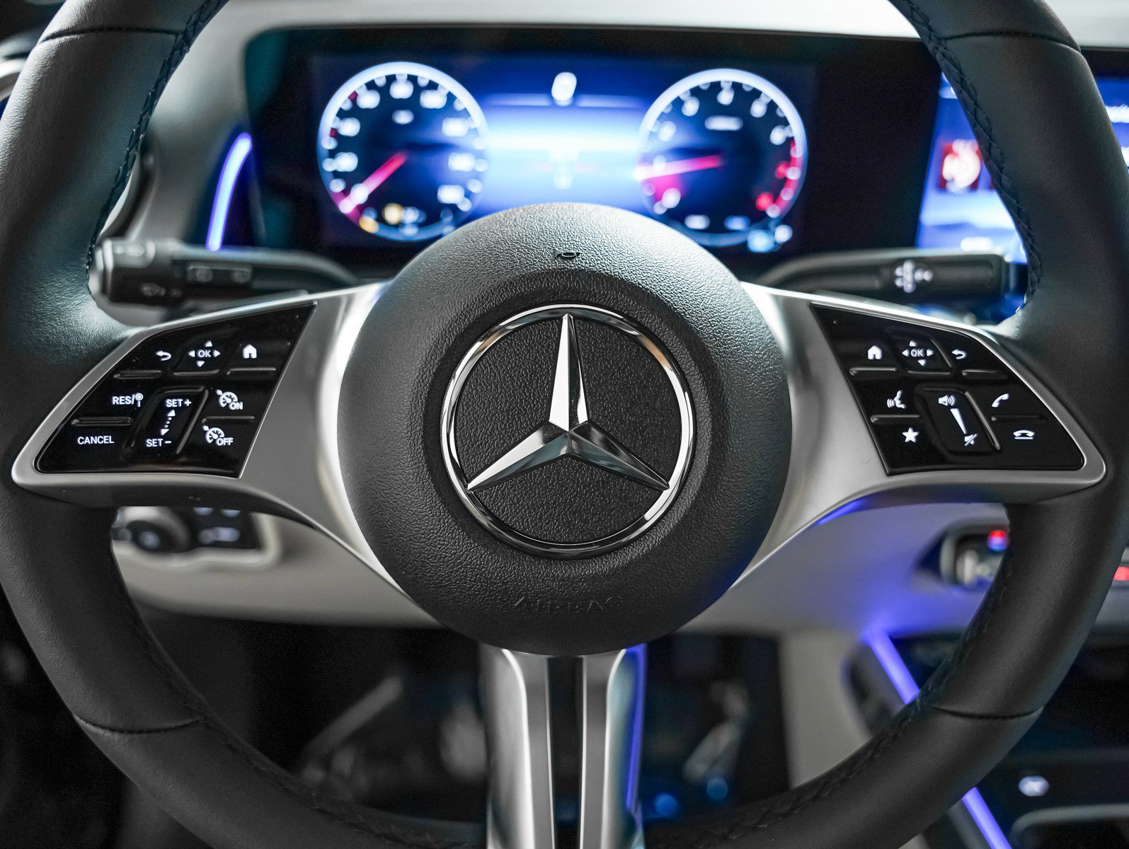 New 2025 Mercedes-Benz GLB 250 image 15