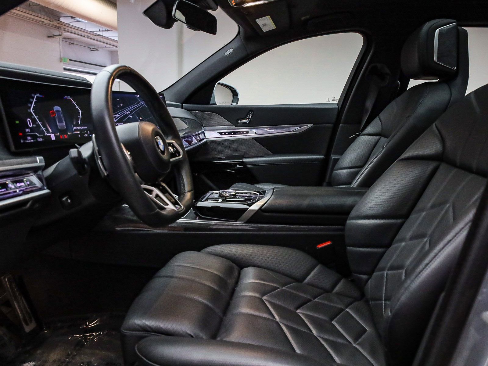 Certified 2023 BMW 760i xDrive w/ Parking Assistance Package image 19