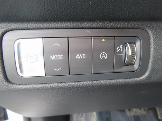 Used 2025 Chevrolet Traverse LT w/ Sun and Wheel Package AWD/4WD image 31