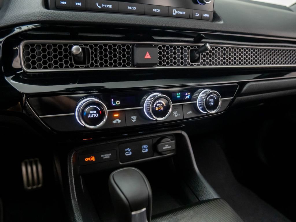 Certified 2025 Honda Civic Sport image 22