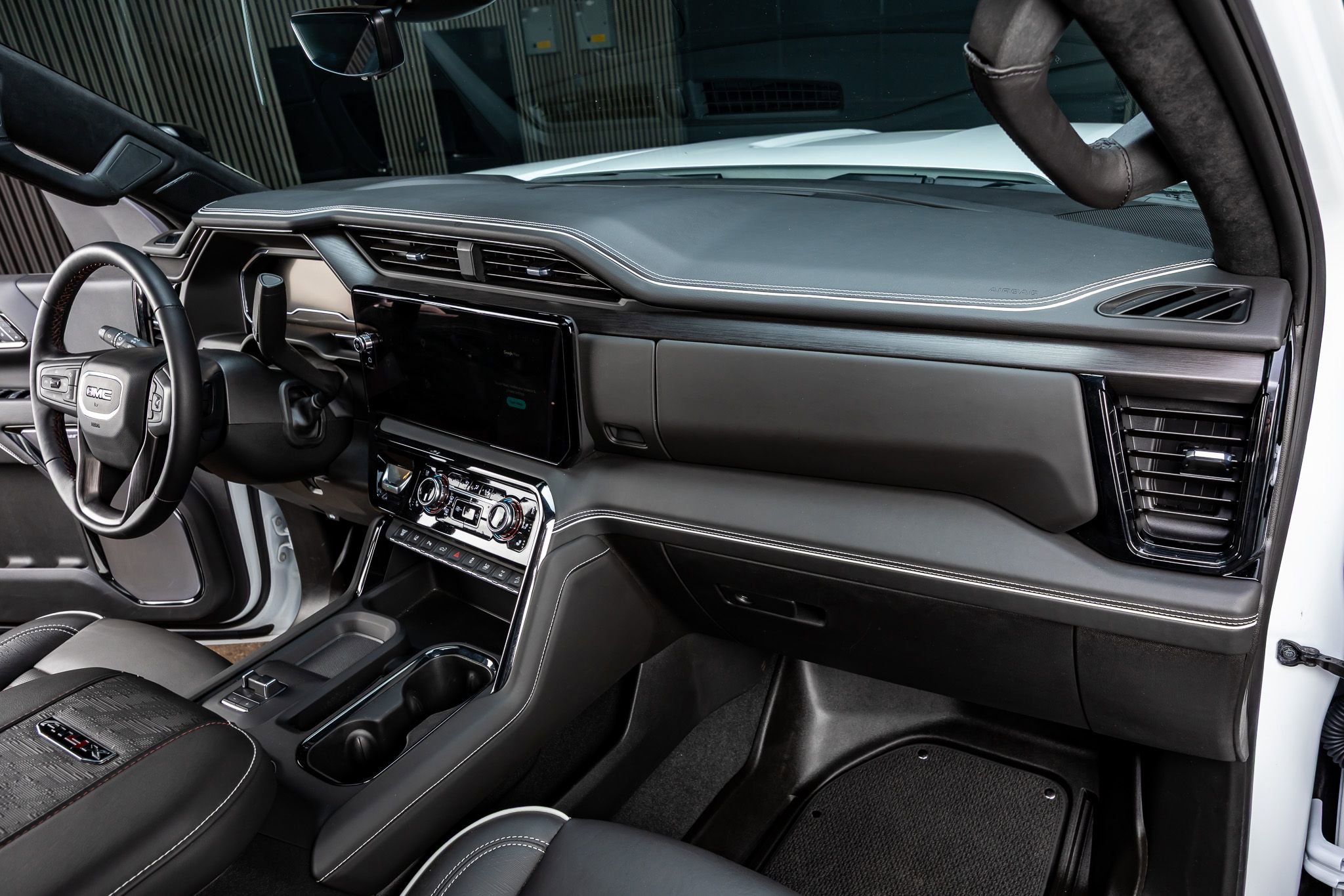 Used 2025 GMC Sierra 2500 AT4X image 18