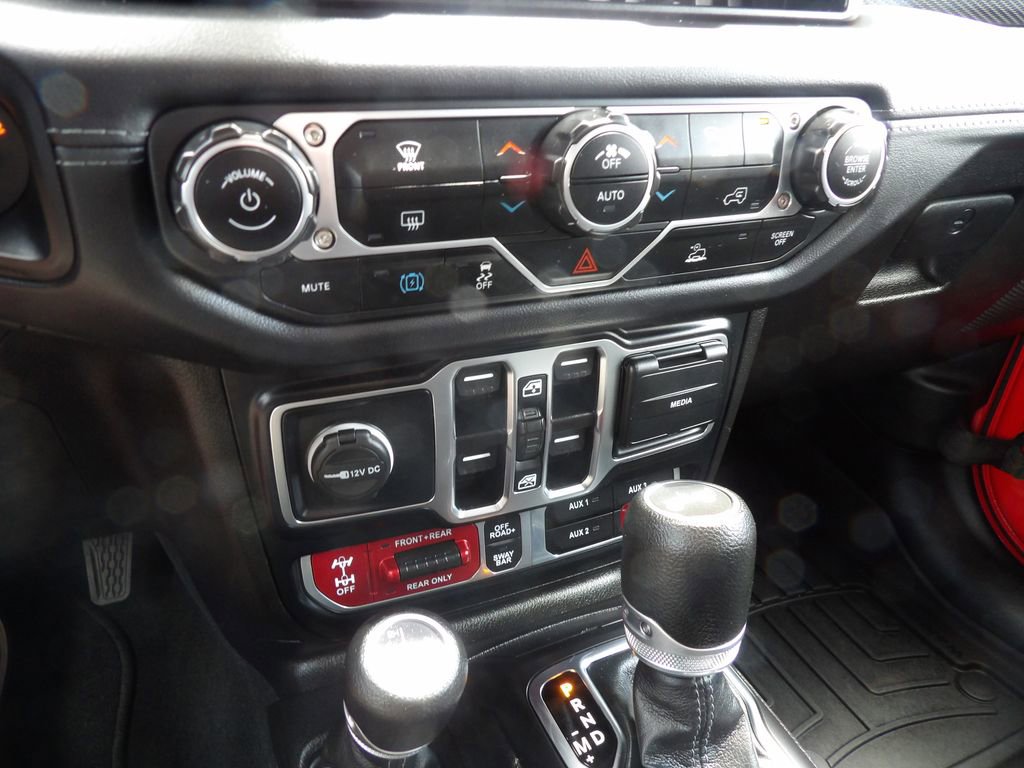 Used 2024 Jeep Wrangler Unlimited Rubicon 4xe AWD/4WD image 26
