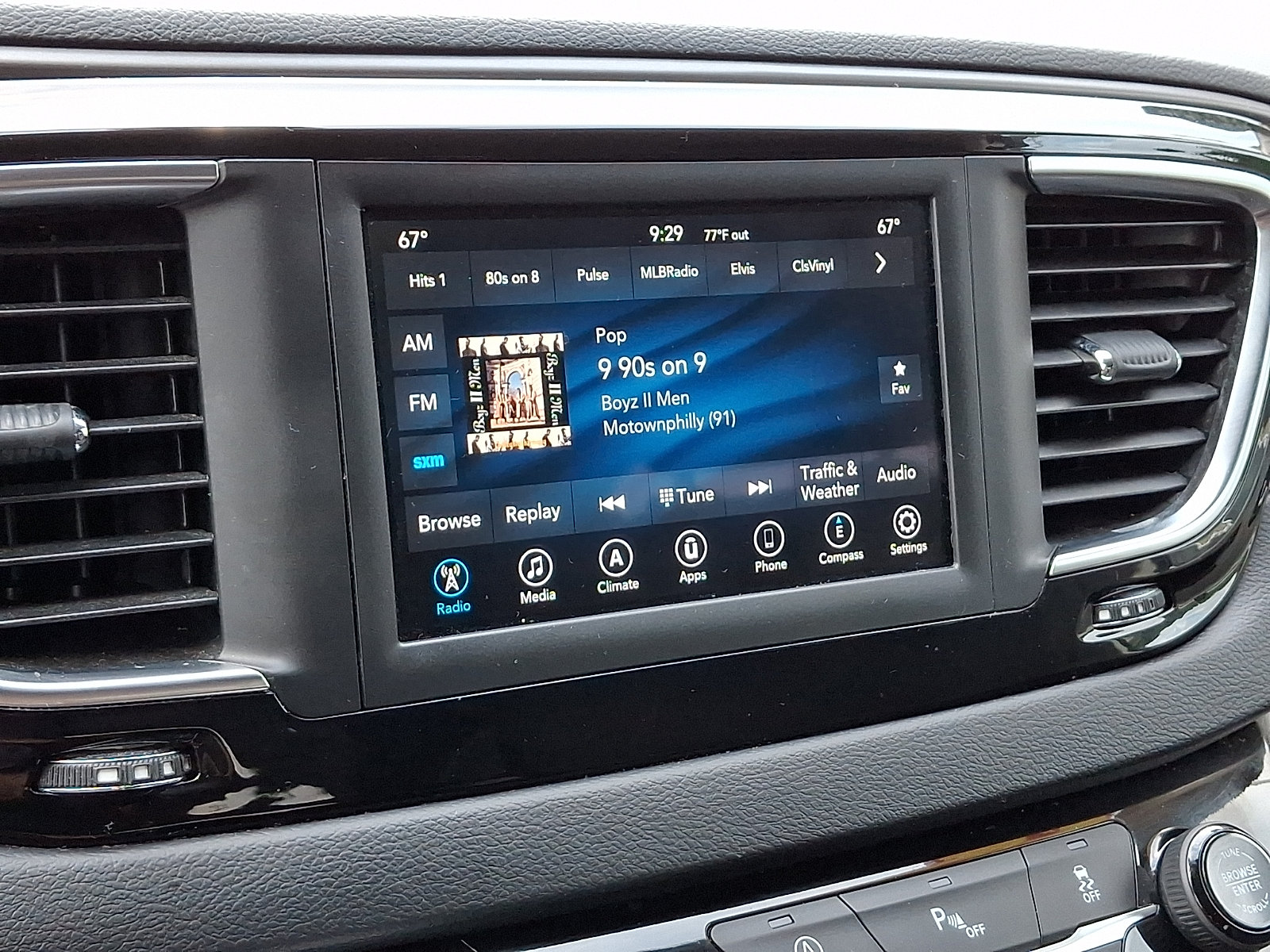 Certified 2020 Chrysler Pacifica Touring FWD image 18
