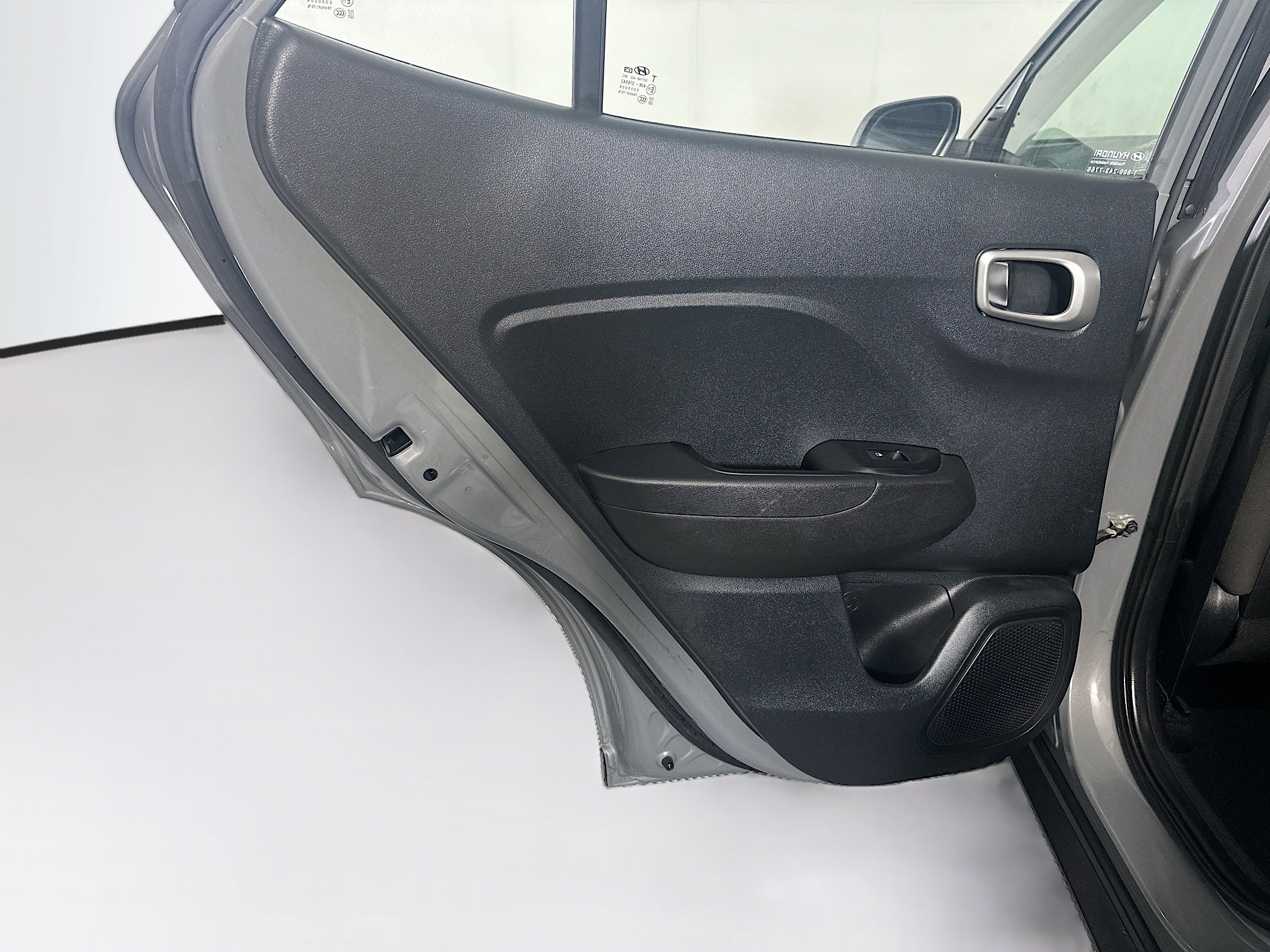 Used 2021 Hyundai Venue SE FWD image 26