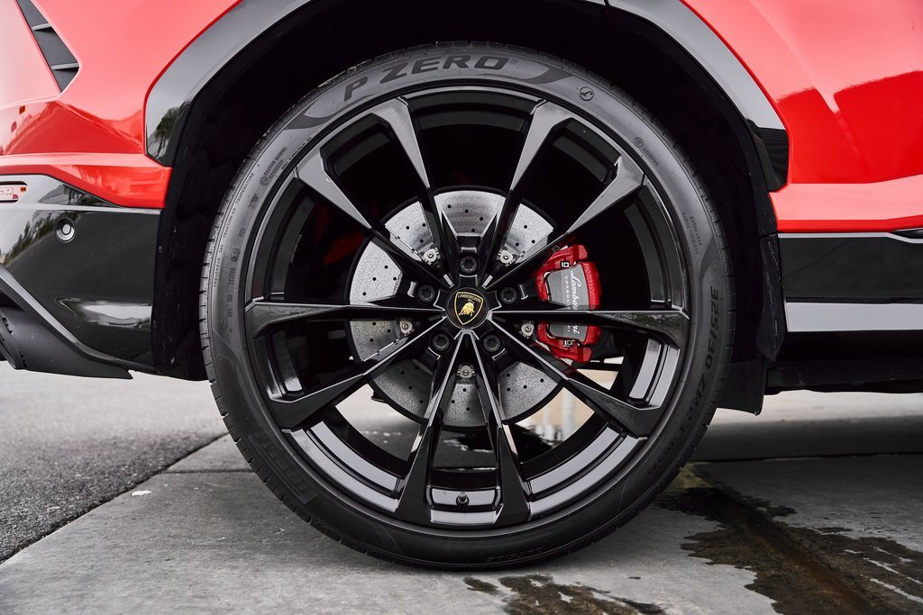 Used 2021 Lamborghini Urus image 21