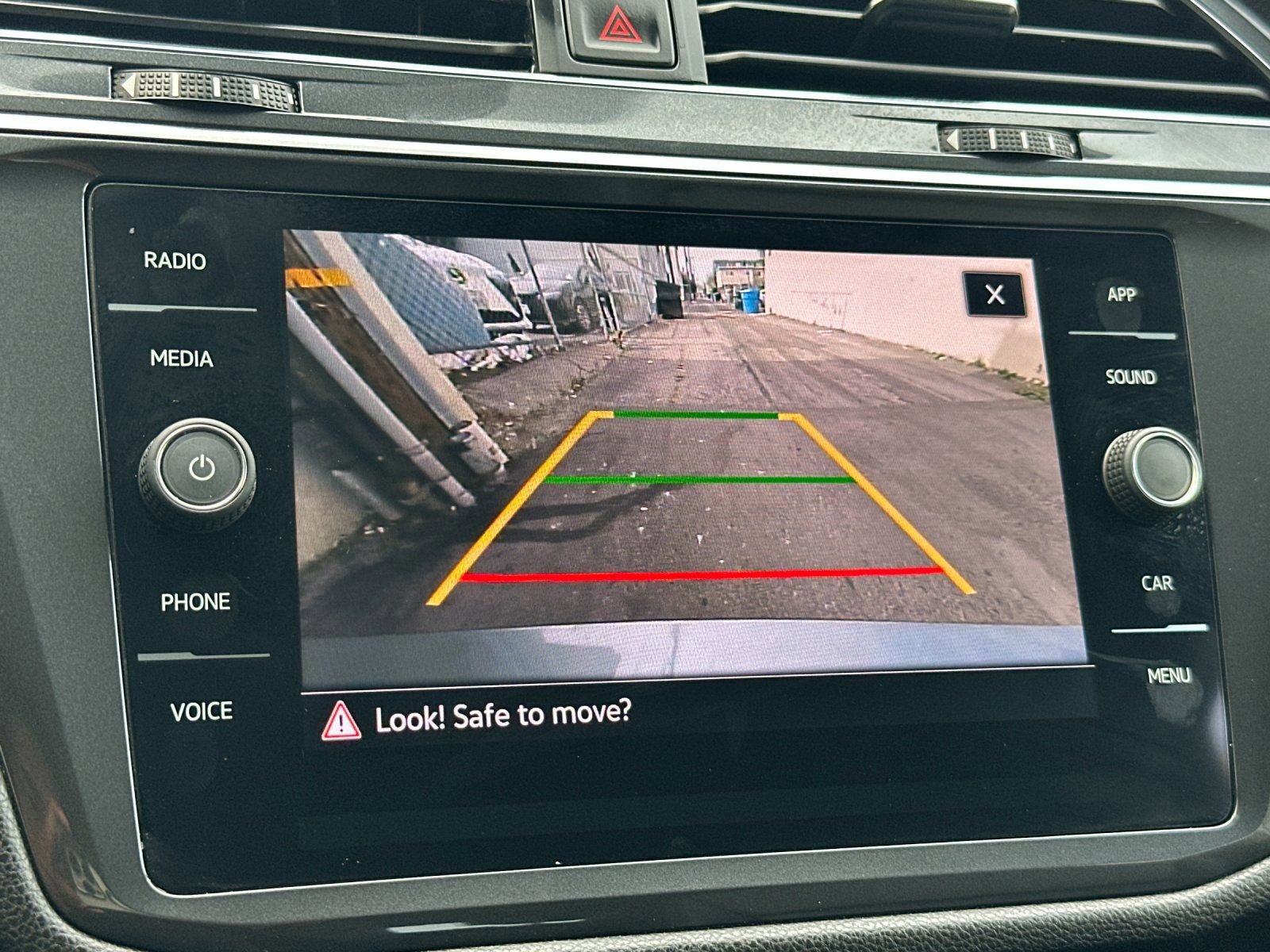 Used 2023 Volkswagen Tiguan SE FWD image 22