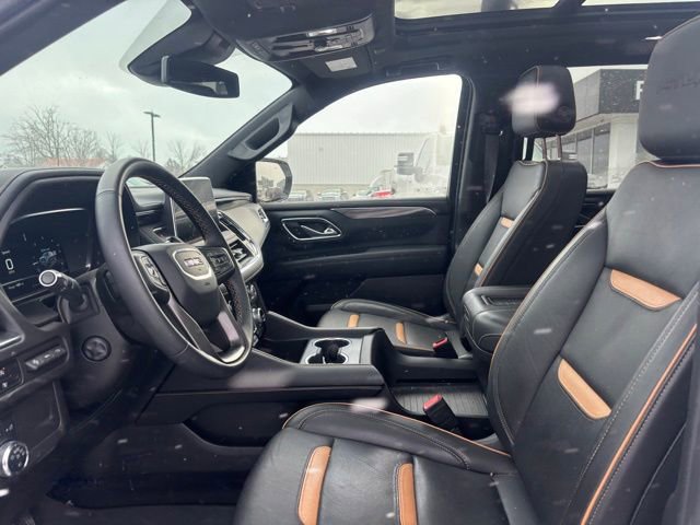 Used 2024 GMC Yukon AT4 w/ Technology Package image 9