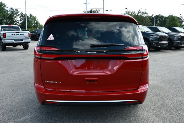 New 2027 Chrysler Pacifica Select FWD image 7
