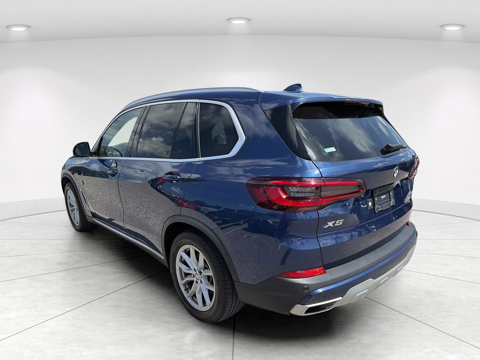 Used 2021 BMW X5 xDrive40i w/ Convenience Package AWD/4WD image 6