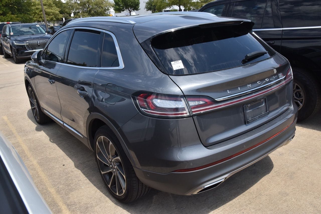 Used 2023 Lincoln Nautilus Reserve w/ Equipment Group 202A AWD/4WD image 8