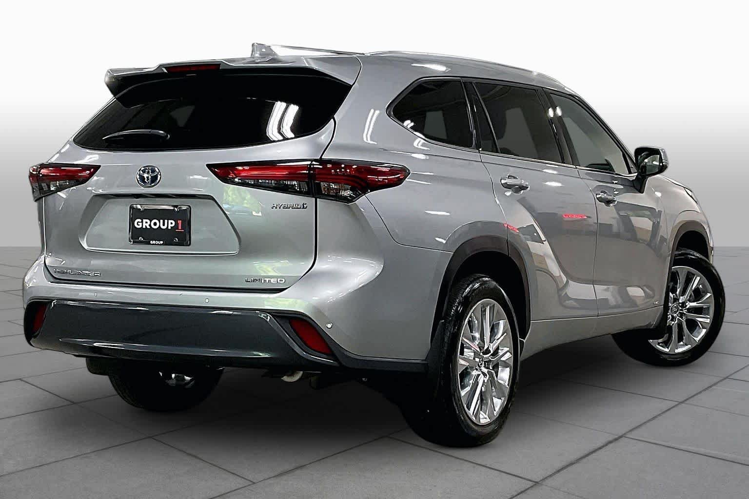Used 2023 Toyota Highlander Limited AWD/4WD image 13