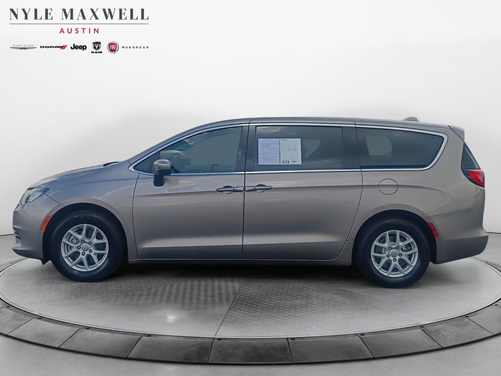 Used 2017 Chrysler Pacifica Touring image 13
