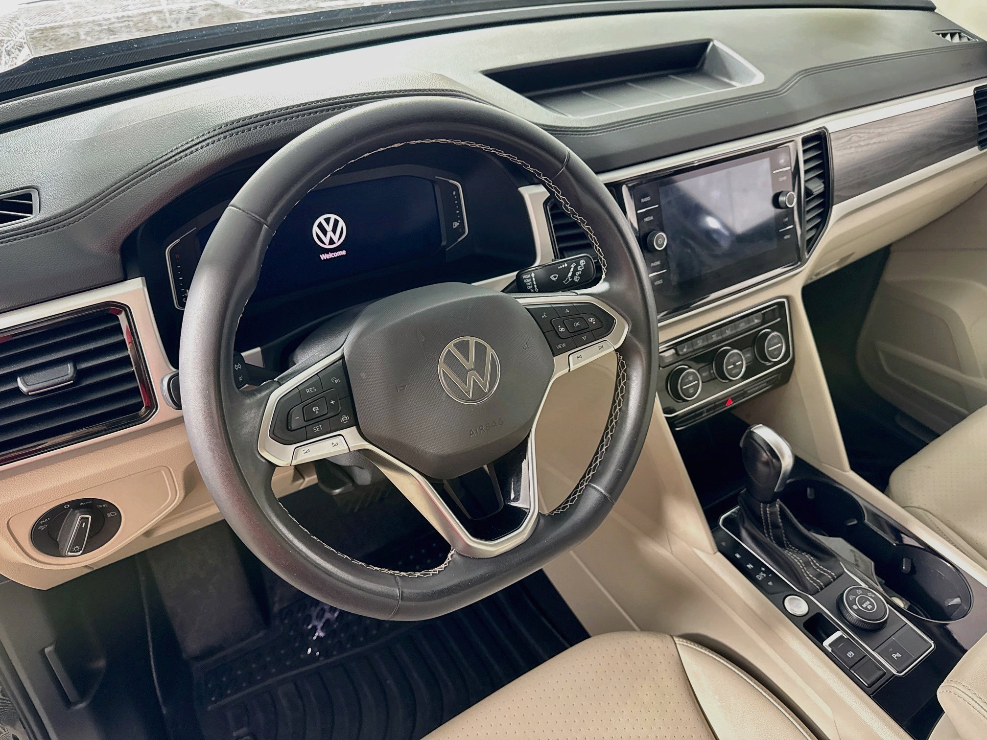 Used 2023 Volkswagen Atlas SE AWD/4WD image 12