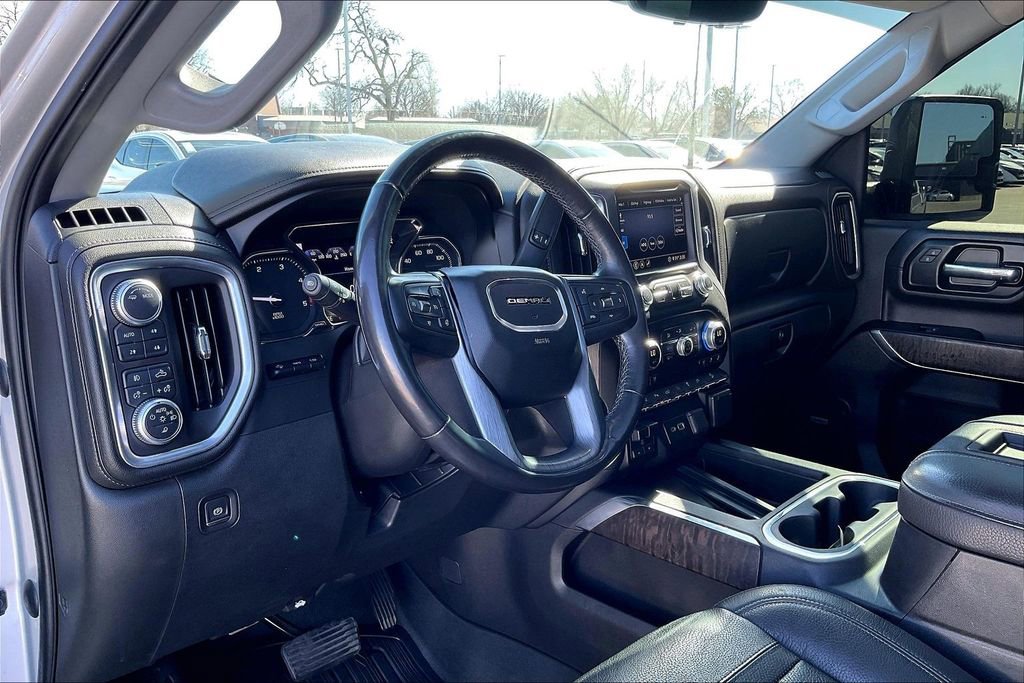Used 2020 GMC Sierra 2500 Denali w/ Denali Ultimate Package image 18