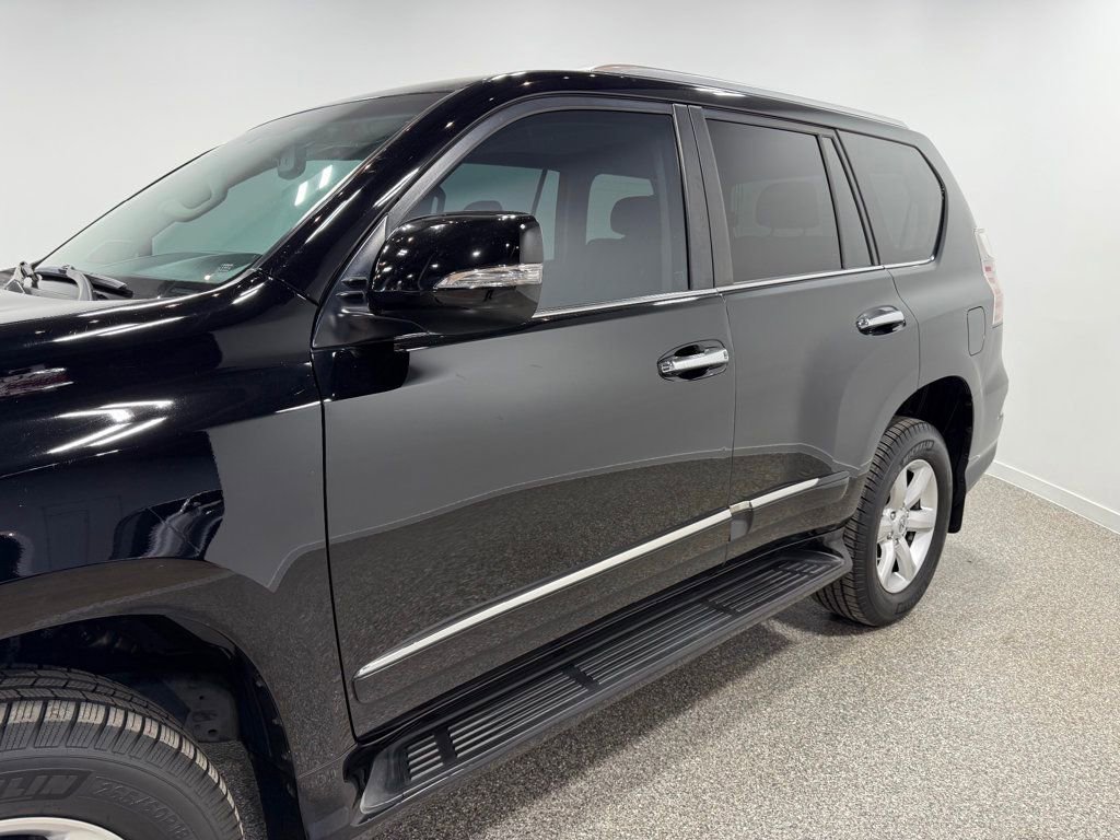 Used 2016 Lexus GX 460 w/ Navigation Package image 11
