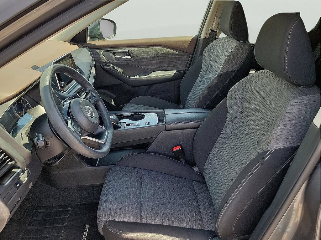 Used 2023 Nissan Rogue SV FWD image 14
