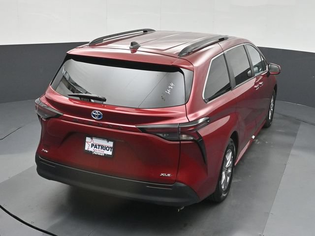 Used 2025 Toyota Sienna XLE FWD image 37