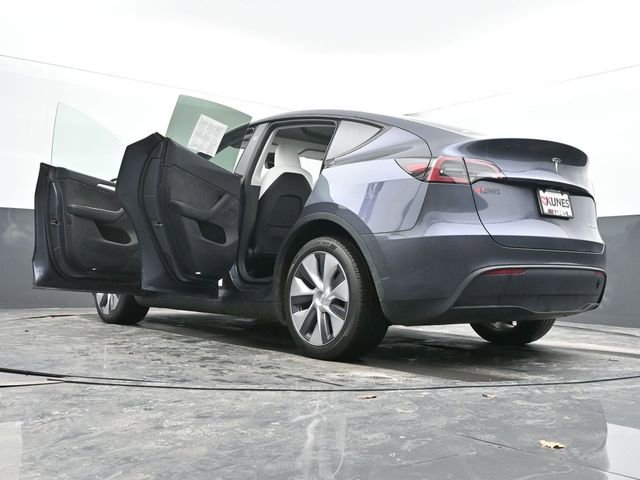 Used 2023 Tesla Model Y Long Range image 70