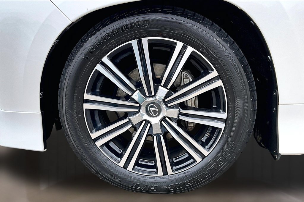 Used 2020 Lexus LX 570 4WD w/ Sport Package image 8