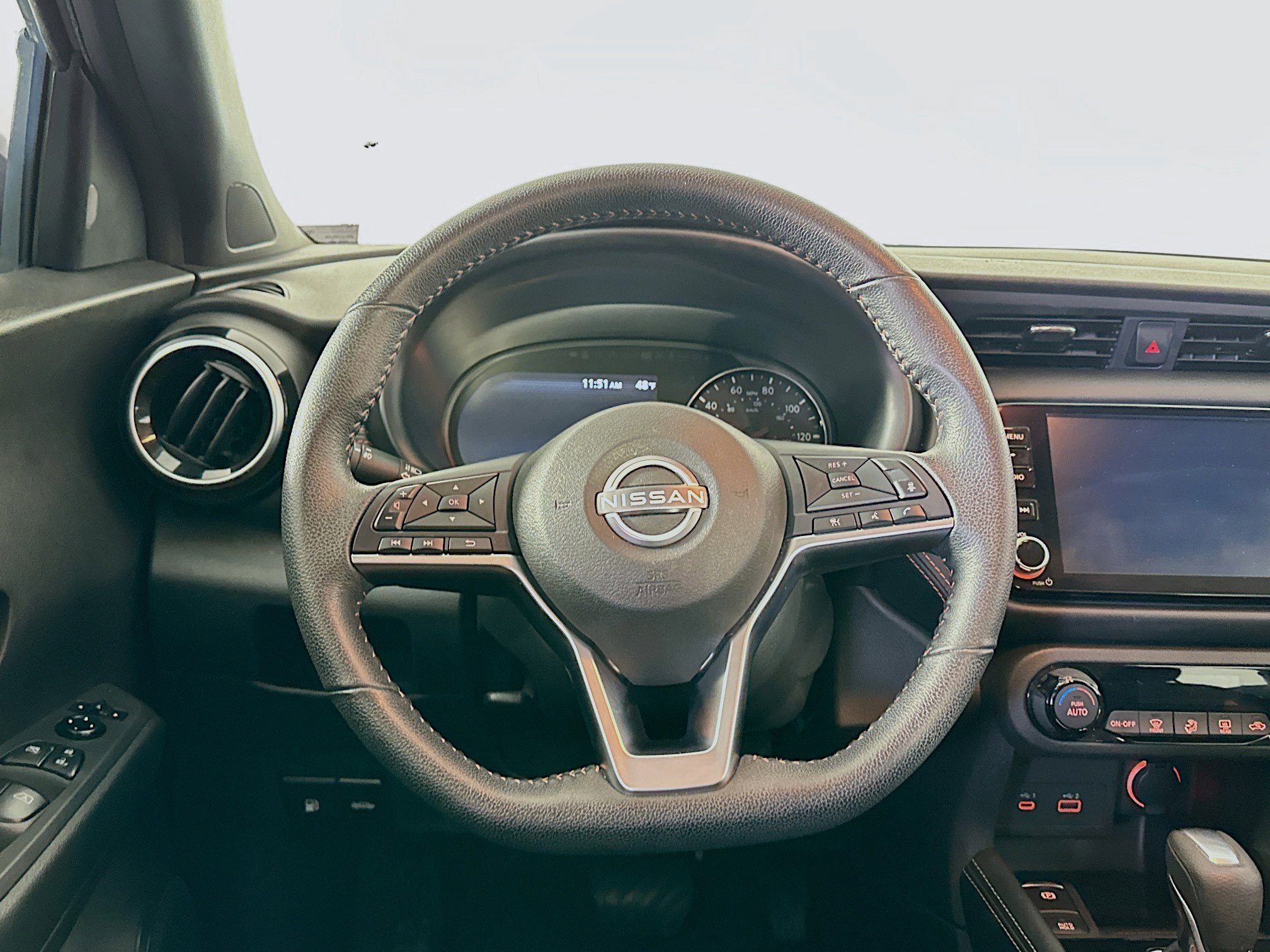 Used 2023 Nissan Kicks SR image 17