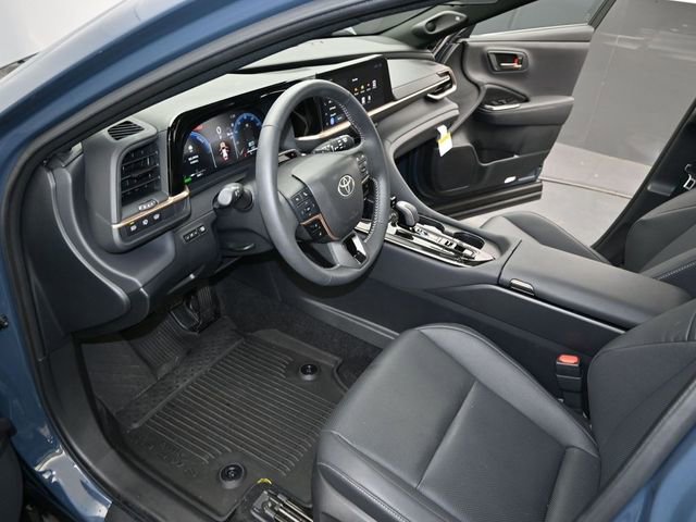 Used 2025 Toyota Crown Signia w/ Advanced Technology Package image 4