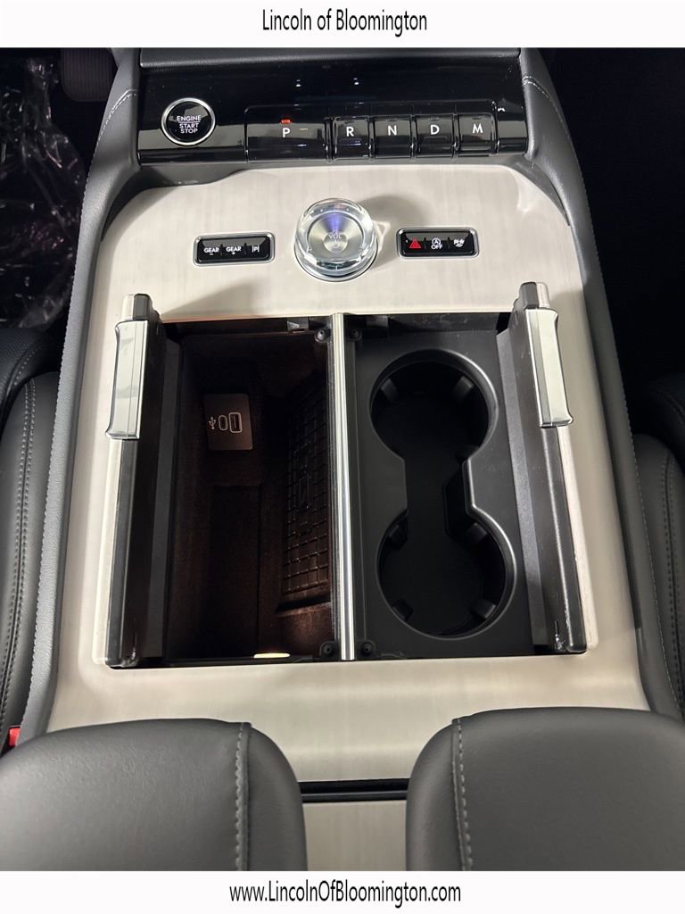 New 2025 Lincoln Navigator L Reserve w/ Jet Appearance Package image 41