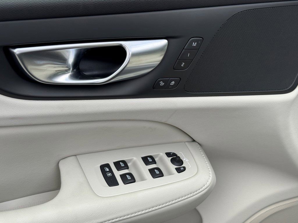 New 2026 Volvo V60 B5 Cross Country Plus w/ Protection Package Premier image 17