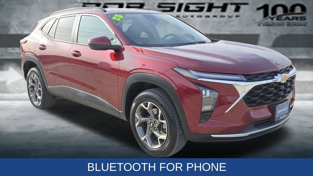 Used 2025 Chevrolet Trax LT w/ LT Convenience Package image 8