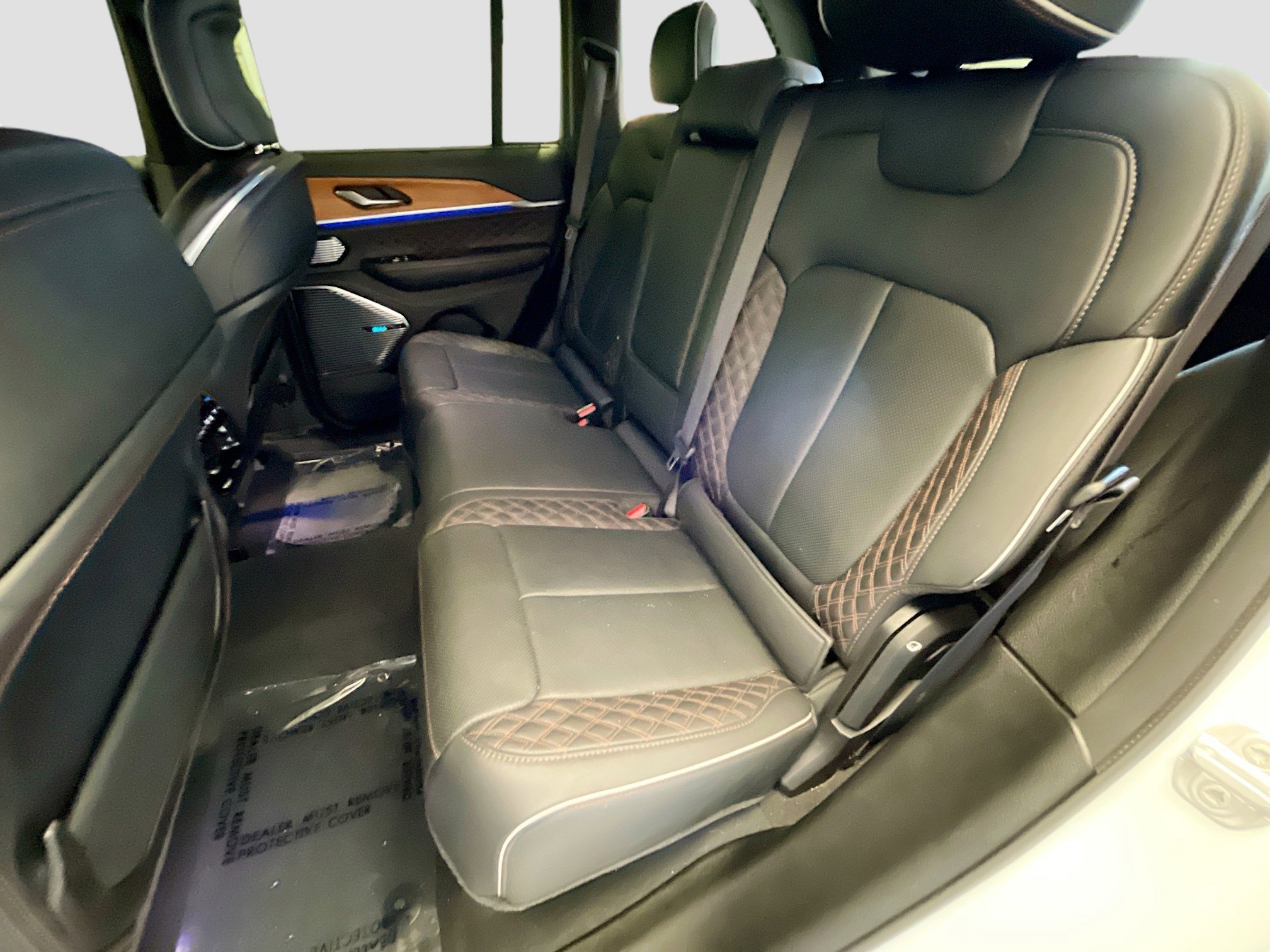 Used 2023 Jeep Grand Cherokee Summit AWD/4WD image 17