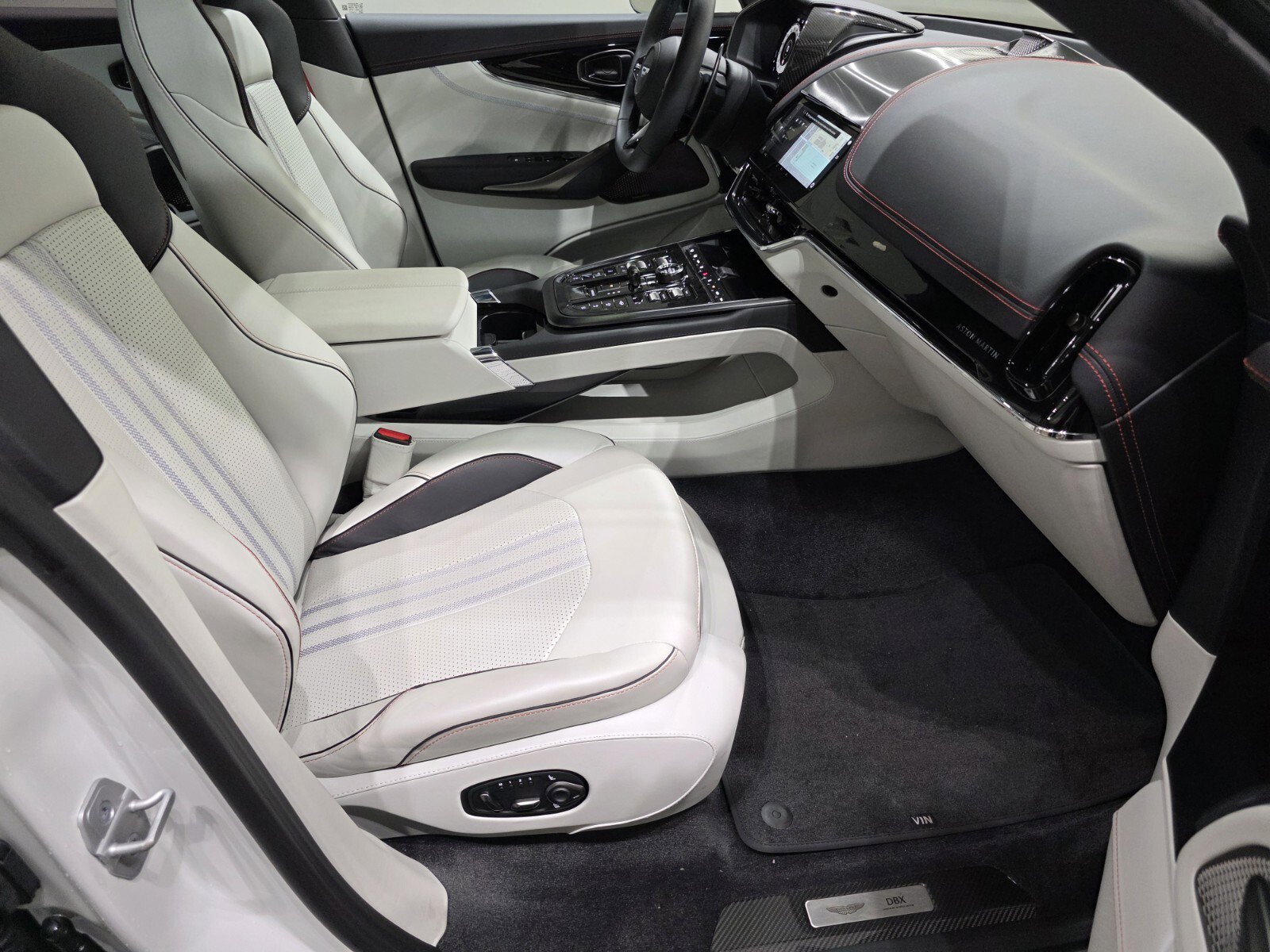 New 2025 Aston Martin DBX 707 image 29