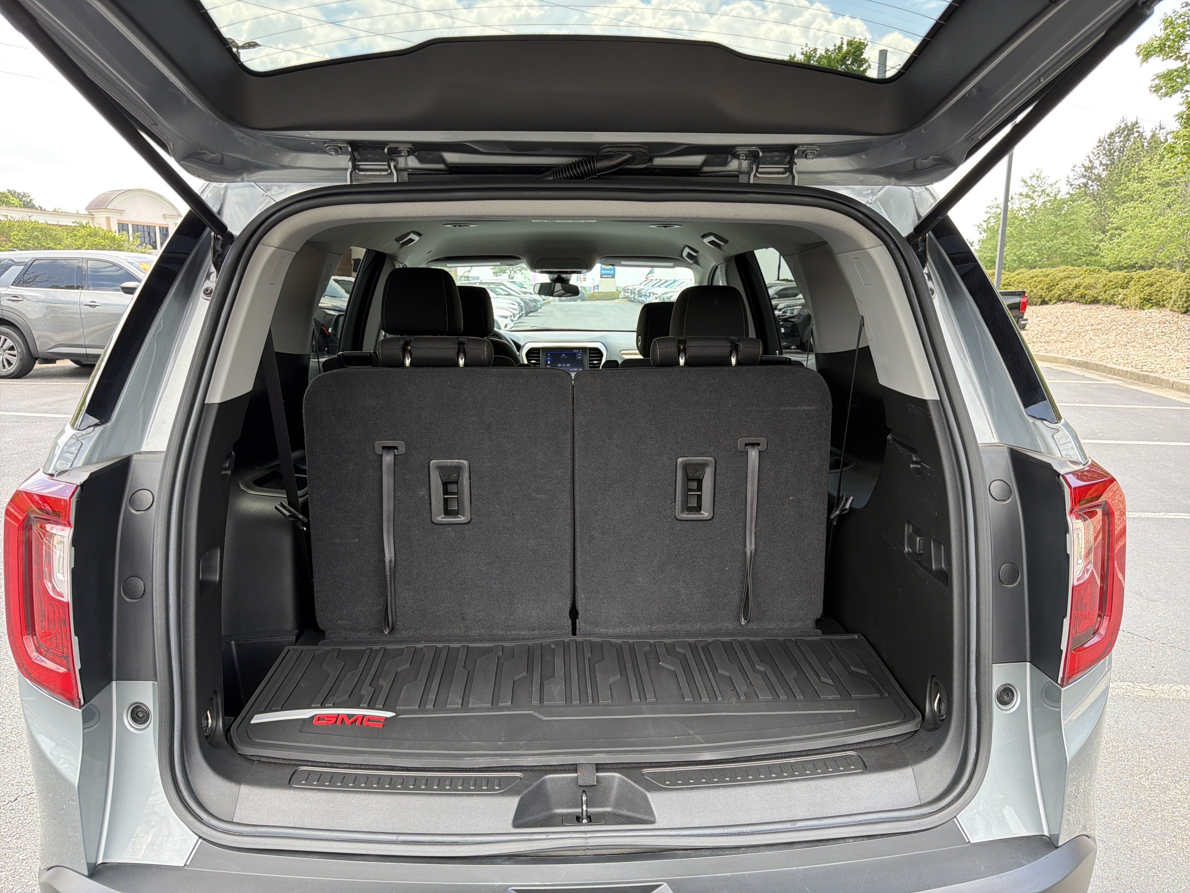 Used 2023 GMC Acadia SLE AWD/4WD image 19