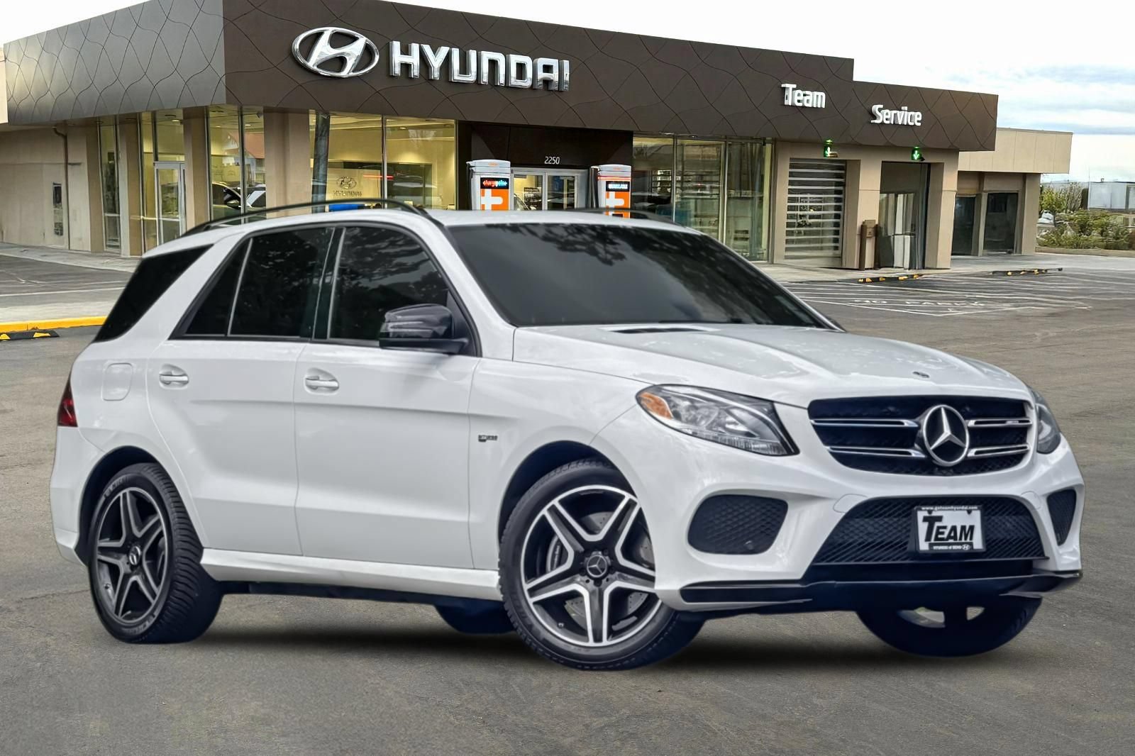 Used 2018 Mercedes-Benz GLE 43 AMG 4MATIC image 2